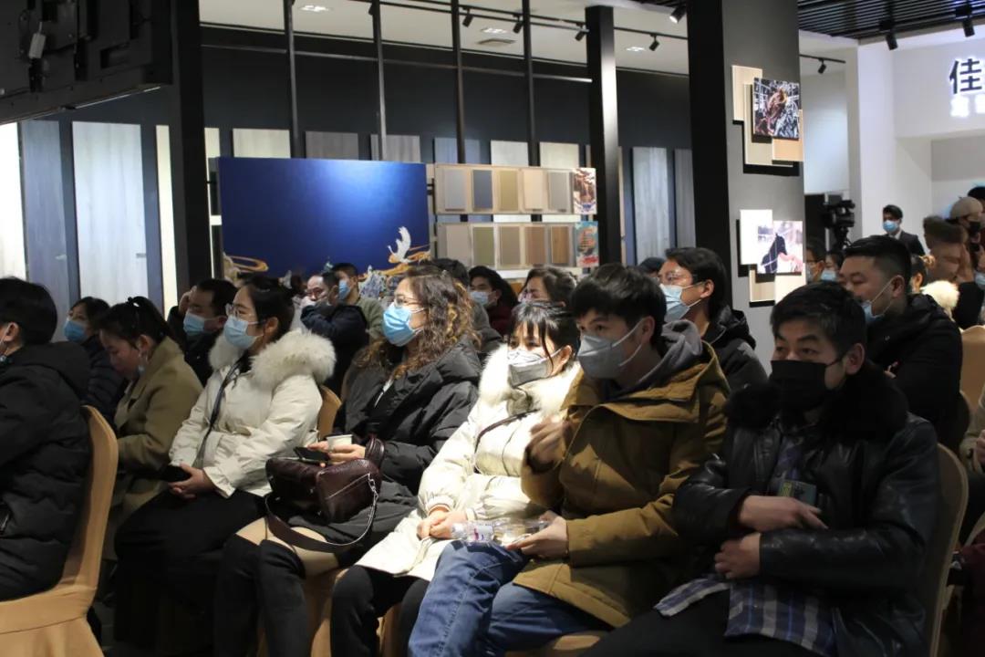 恭喜！華洲木業(yè)（陜西）運(yùn)營(yíng)中心首航儀式暨供應(yīng)鏈賦能模式發(fā)布會(huì)圓滿舉辦！(圖9)