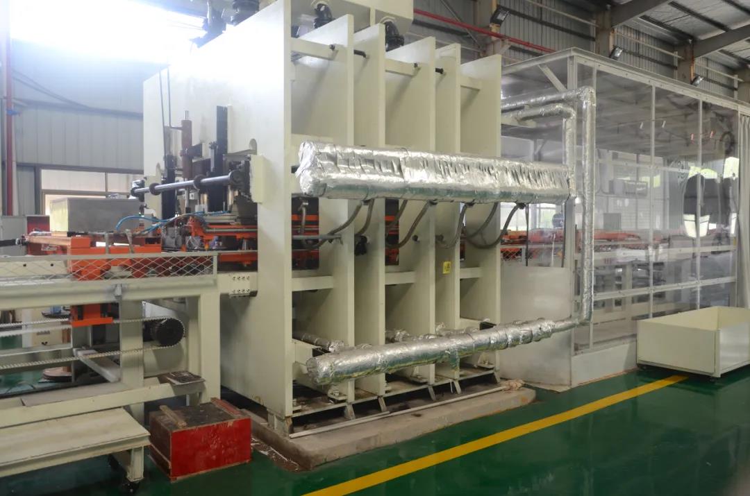 “素板美容院”，華洲又一條飾面板生產(chǎn)線投產(chǎn)了！(圖4)