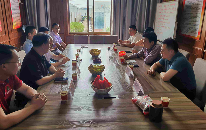 【綠色領(lǐng)航·智慧交融】華洲木業(yè)董事長率團(tuán)深訪鐘氏木業(yè)，共譜江西綠色發(fā)展新篇章(圖5)