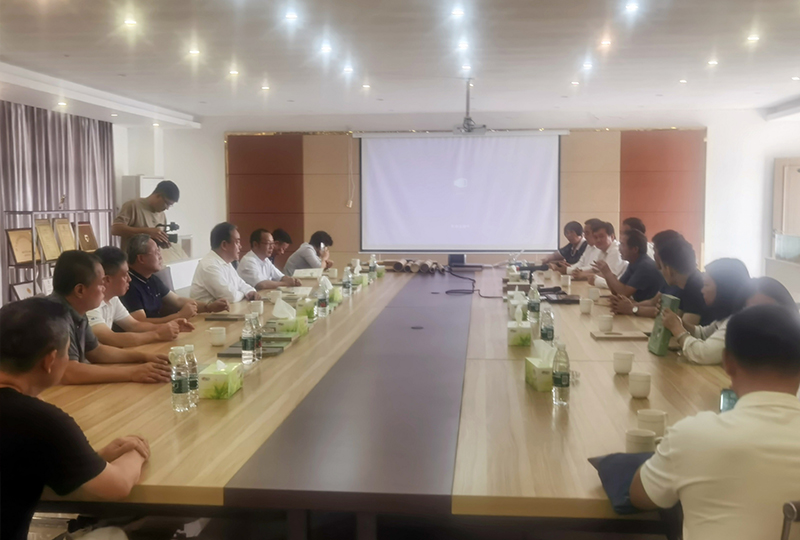 廣東省政協(xié)領(lǐng)導(dǎo)一行蒞臨始興華洲木業(yè)調(diào)研考察(圖5) 廣東省政協(xié)領(lǐng)導(dǎo)一行蒞臨始興華洲木業(yè)調(diào)研考察(圖5)